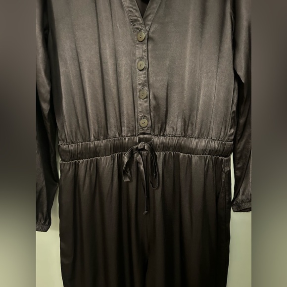 *NWT* NATION LTD Salma Silk/Satin Jumpsuit in Liquid Metal - Picture 7 of 12